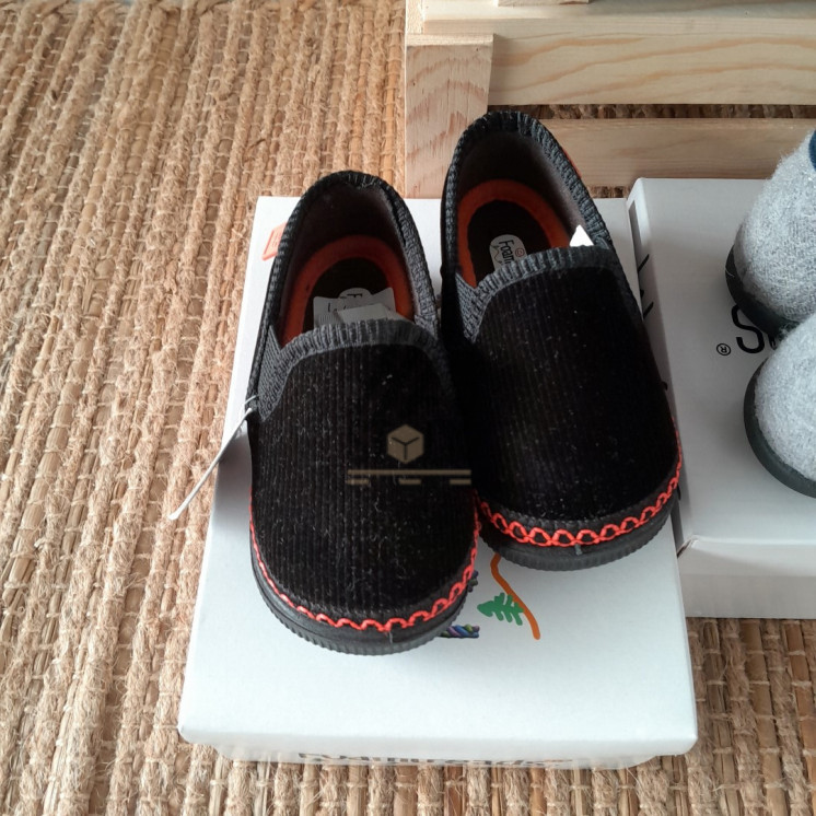 CHAUSSURE en boite - FOAMTREADS  - 16 paires