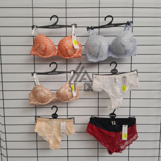 SOUS VETEMENTS - MANOUKIAN - 30 pièces SOUS VETEMENTS - MANOUKIAN - 30 pièces