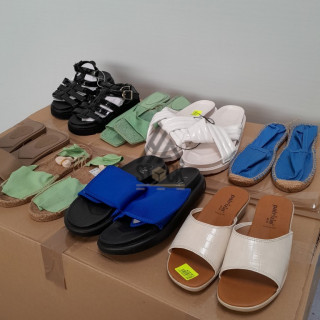 CHAUSSURE D'ÉTÉ - 80 paires