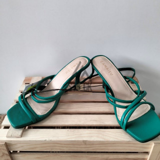 CHAUSSURE D'ÉTÉ - CAMAIEU - 22 paires CHAUSSURE D'ÉTÉ - CAMAIEU - 22 paires