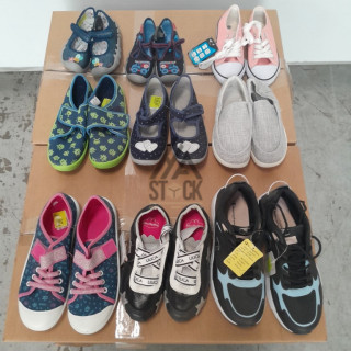 CHAUSSURE ENFANT - 60 paires CHAUSSURE ENFANT - 60 paires