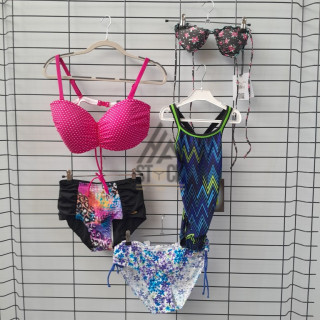 Maillot de bain - 300 pièces