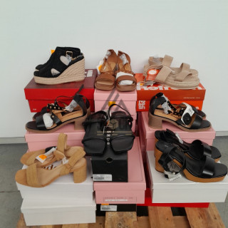 CHAUSSURE D'ÉTÉ en boite  - 25 paires