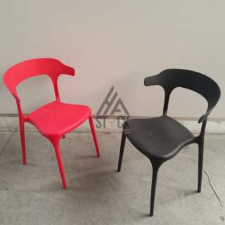 Chaise plastique - 7 pièces