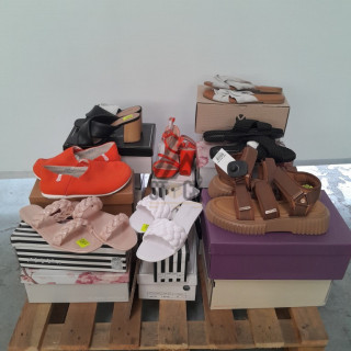 CHAUSSURE D'ÉTÉ en boite  - 25 paires
