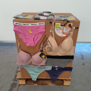 SOUS VETEMENTS FEMME - 210 pièces