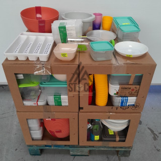VAISSELLE PLASTIQUE - 220 pièces VAISSELLE PLASTIQUE - 220 pièces