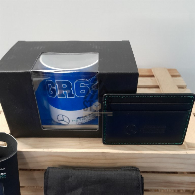 Textile/ accessoires AMG MERCEDES - 30 pièces