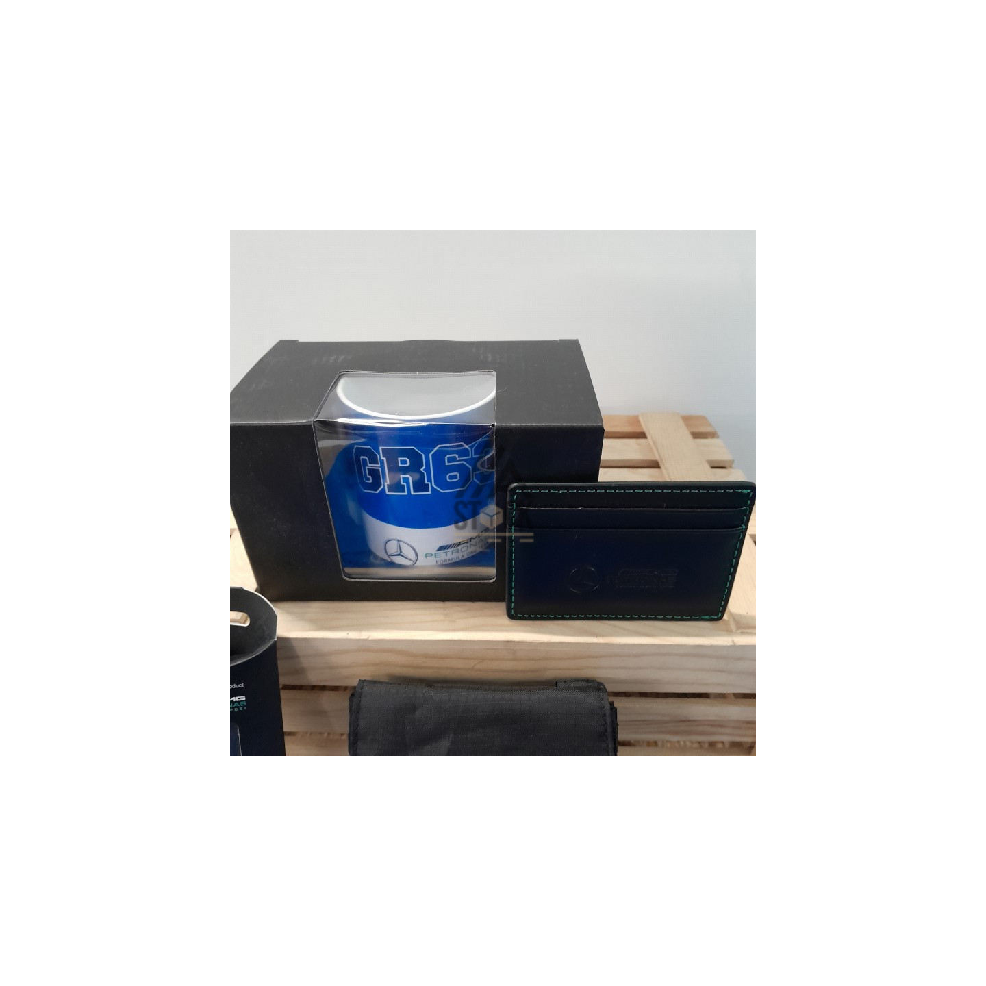 Textile/ accessoires AMG MERCEDES - 30 pièces