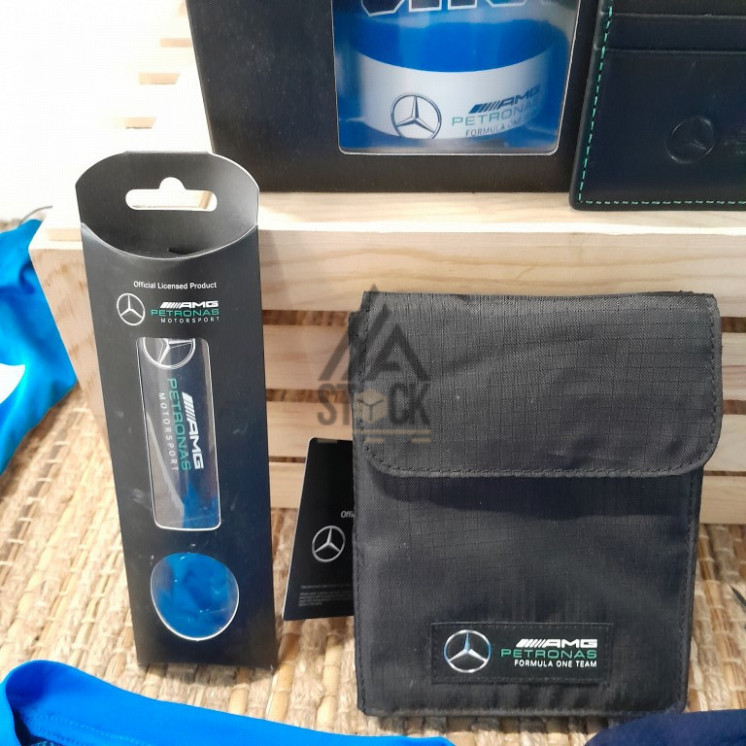 Textile/ accessoires AMG MERCEDES - 30 pièces