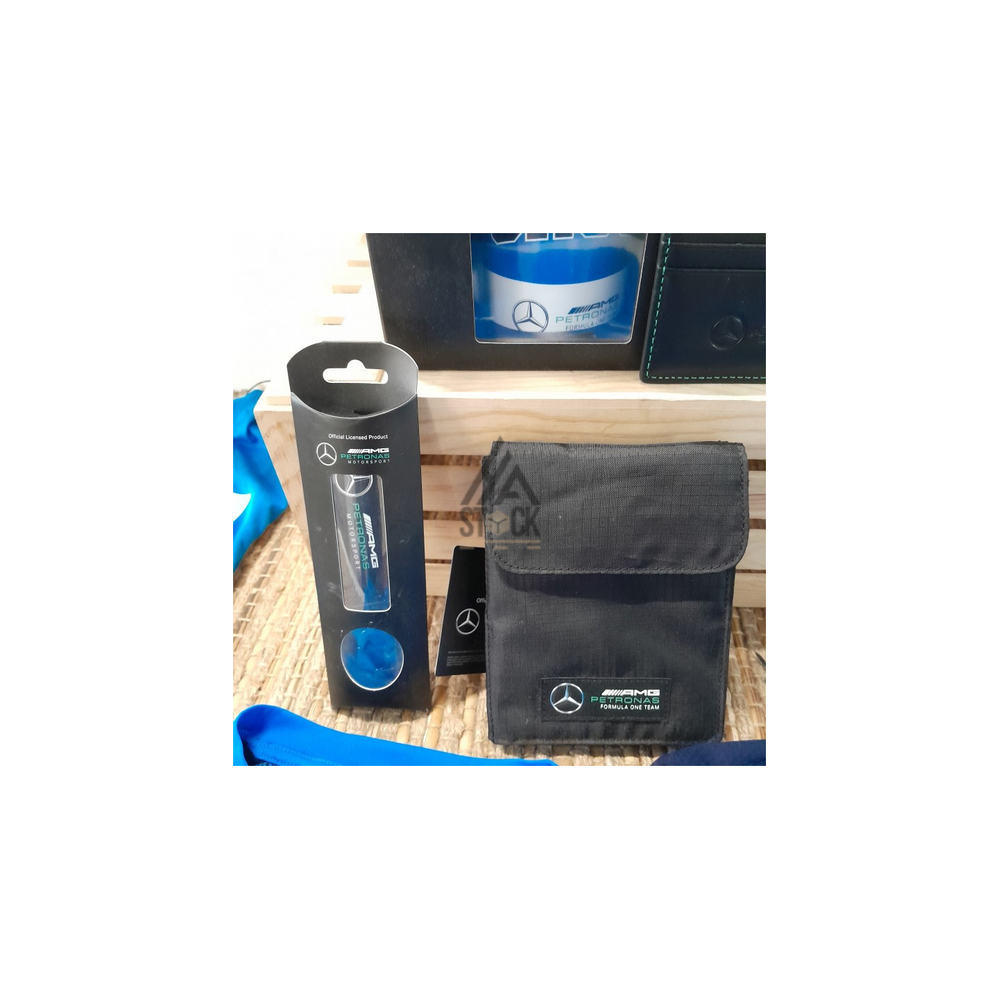 Textile/ accessoires AMG MERCEDES - 30 pièces