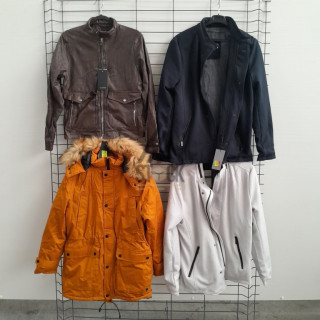 Manteaux & Vestes - CELOPMAN - 15 pièces Manteaux & Vestes - CELOPMAN - 15 pièces