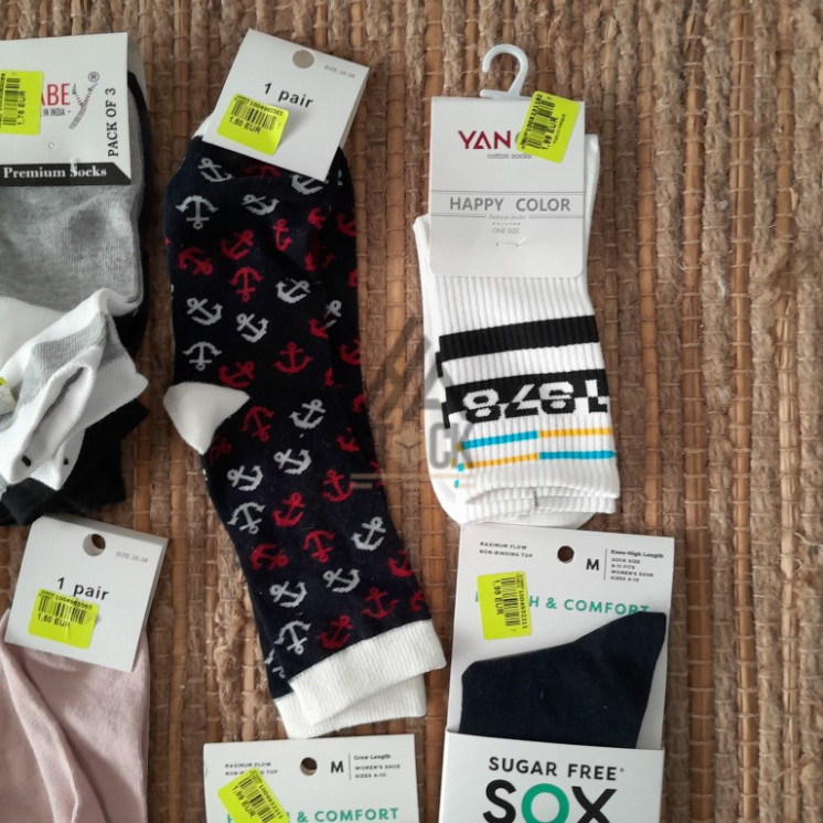 CHAUSSETTE - 300 paires