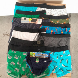 SOUS VETEMENTS Homme/garçon - 150 pièces SOUS VETEMENTS Homme/garçon - 150 pièces