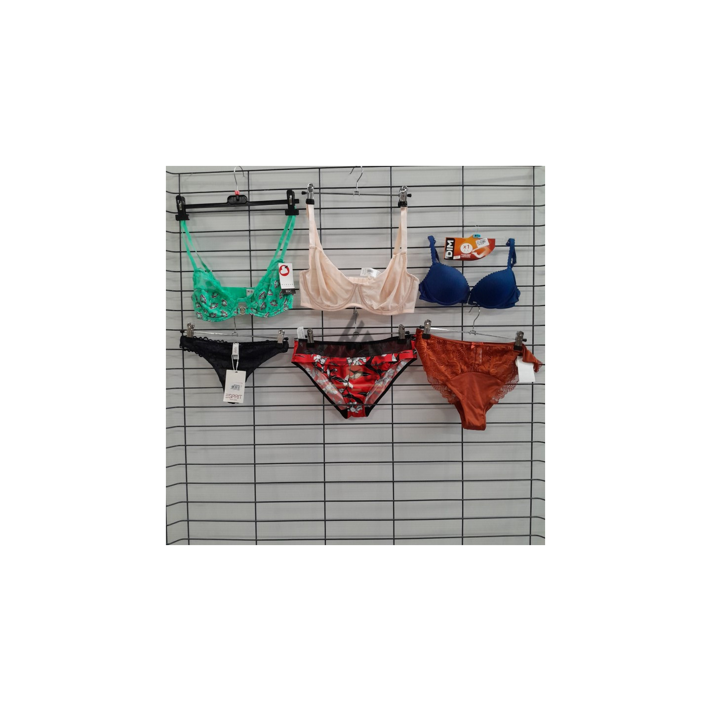 SOUS VETEMENTS DE MARQUE - 50 pièces