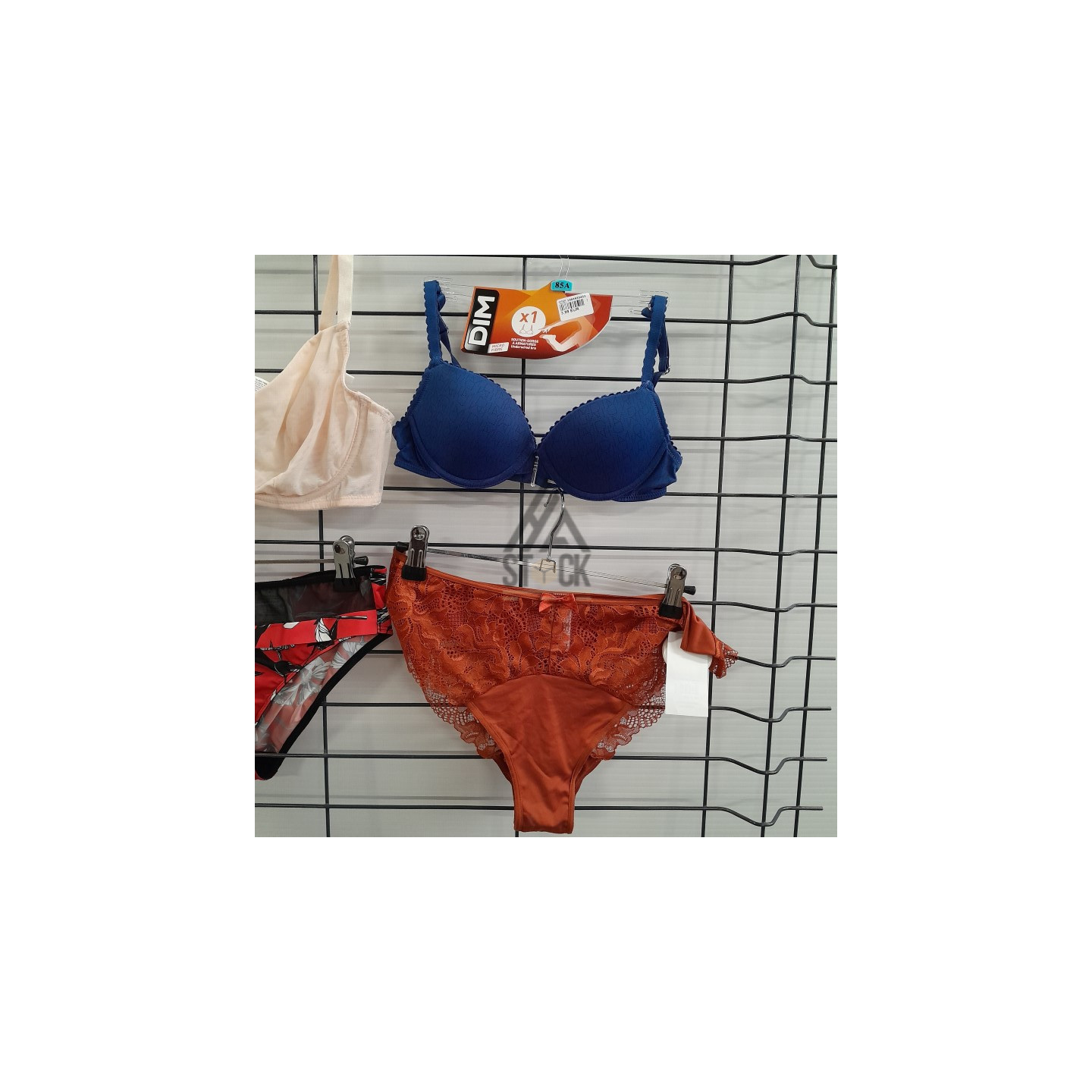 SOUS VETEMENTS DE MARQUE - 50 pièces