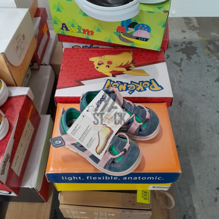 CHAUSSURE en boite enfants - 20 paires