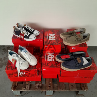CHAUSSURE en boite - XTI - 16 paires CHAUSSURE en boite - XTI - 16 paires