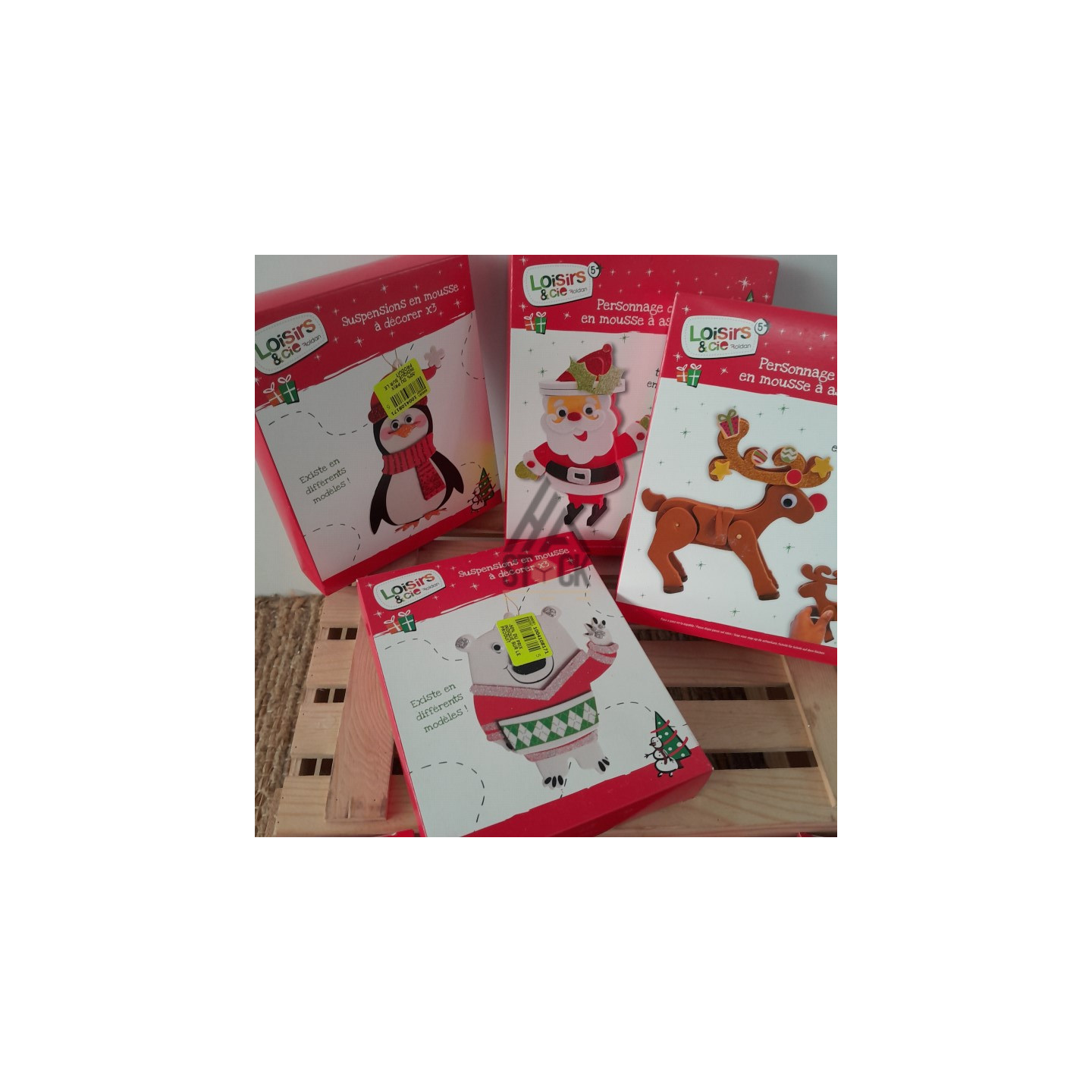 Suspensions en mousse a décorer NOEL - 65 pièces
