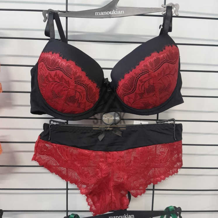 Sous vêtement MANOUKIAN - 50 pièces