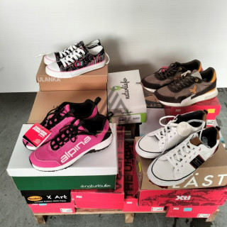 CHAUSSURE en boite  - 20 paires