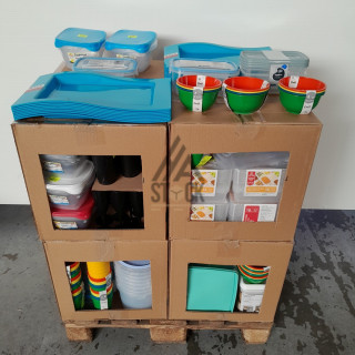 VAISSELLE PLASTIQUE - 210 pièces