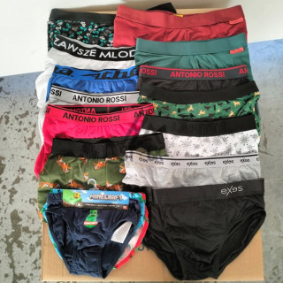 SOUS VETEMENTS HOMME - 150 pièces