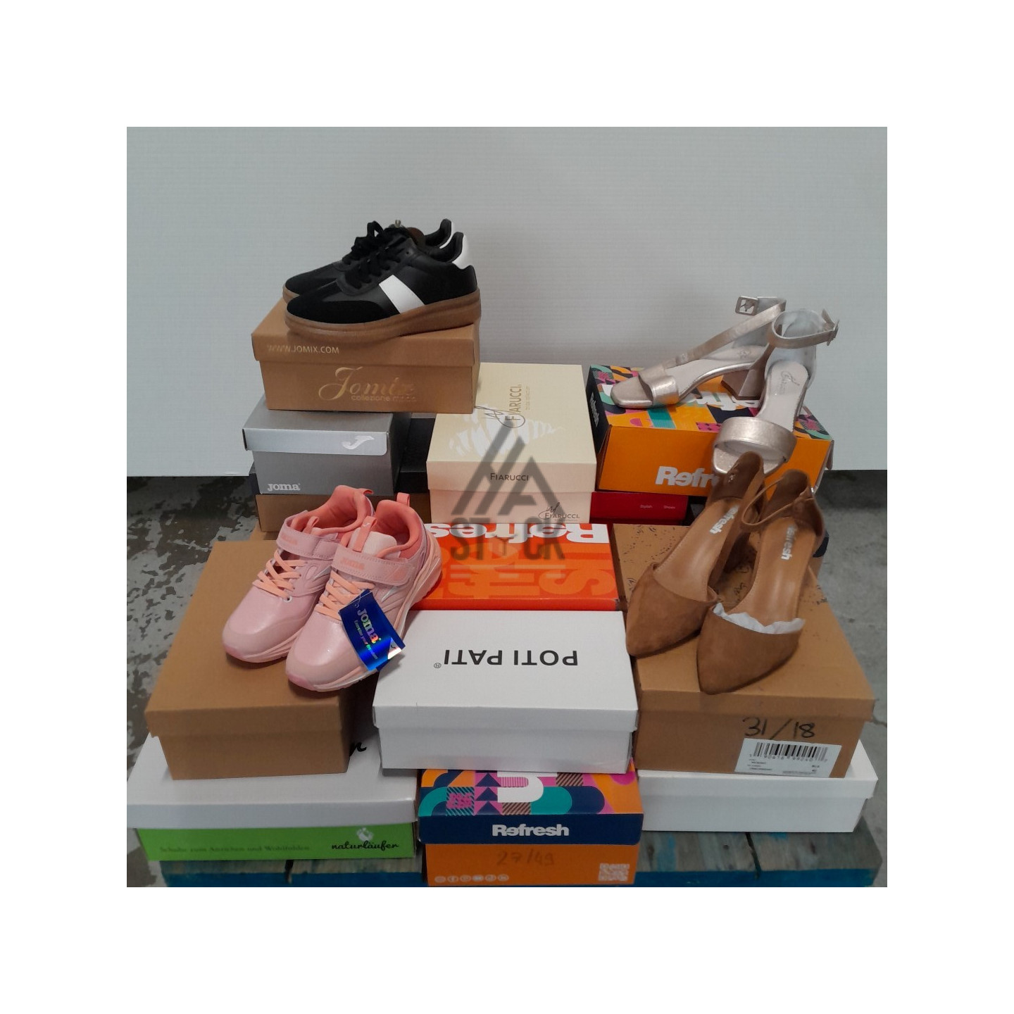 CHAUSSURE en boite  - 20 paires