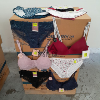 SOUS VETEMENTS FEMME - 210 pièces