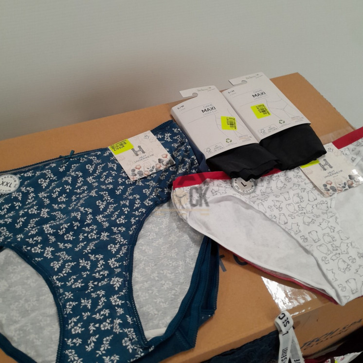 SOUS VETEMENTS FEMME - 210 pièces