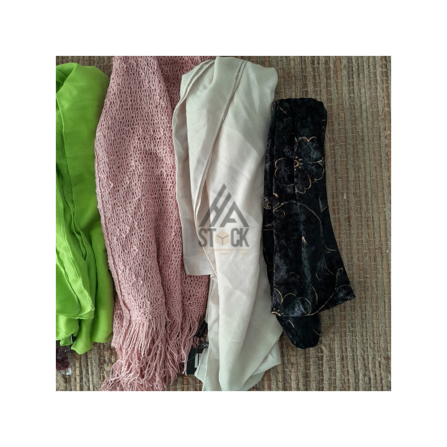 Echarpe, foulard ... - 100 pièces