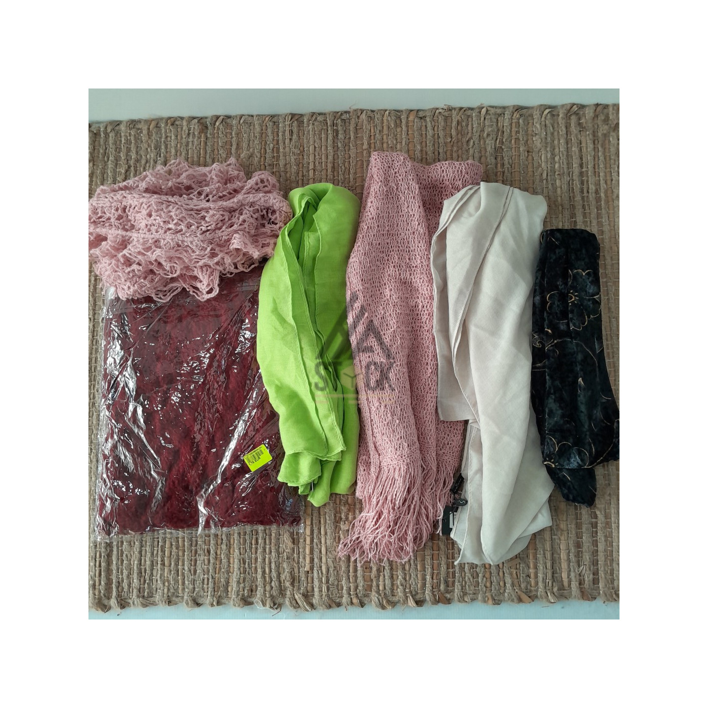 Echarpe, foulard ... - 100 pièces