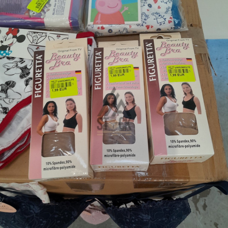 SOUS VETEMENTS FEMME - 210 pièces