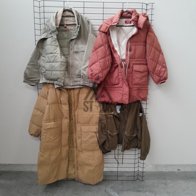 MANTEAUX - ESPRIT -  10 pièces