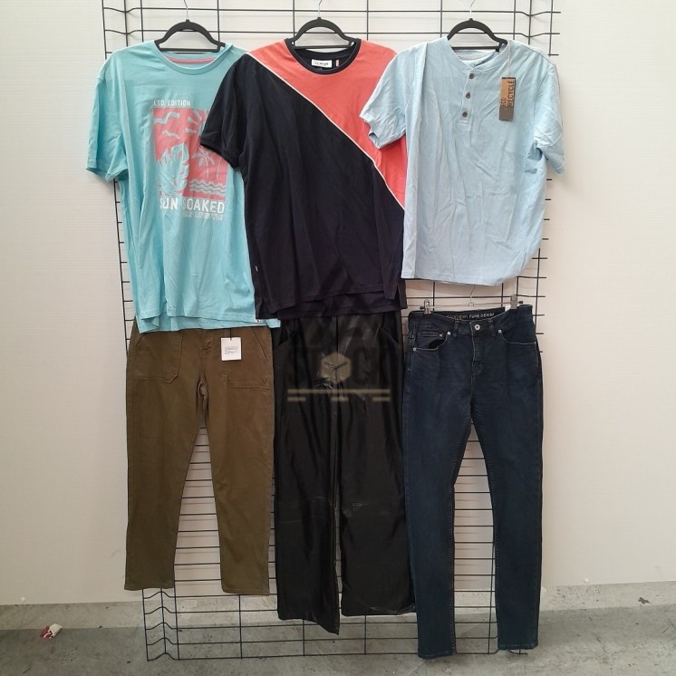 TEXTILE MARQUE  - 150 pièces