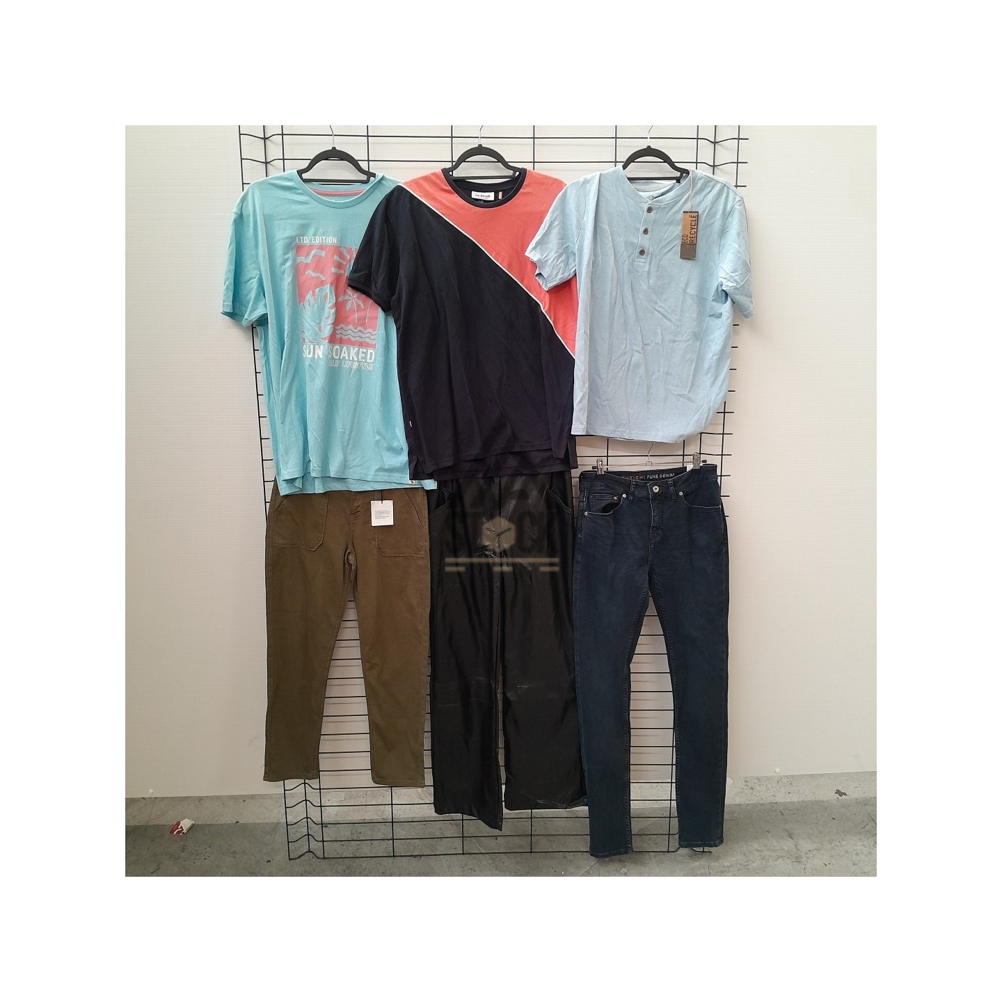 TEXTILE MARQUE  - 150 pièces