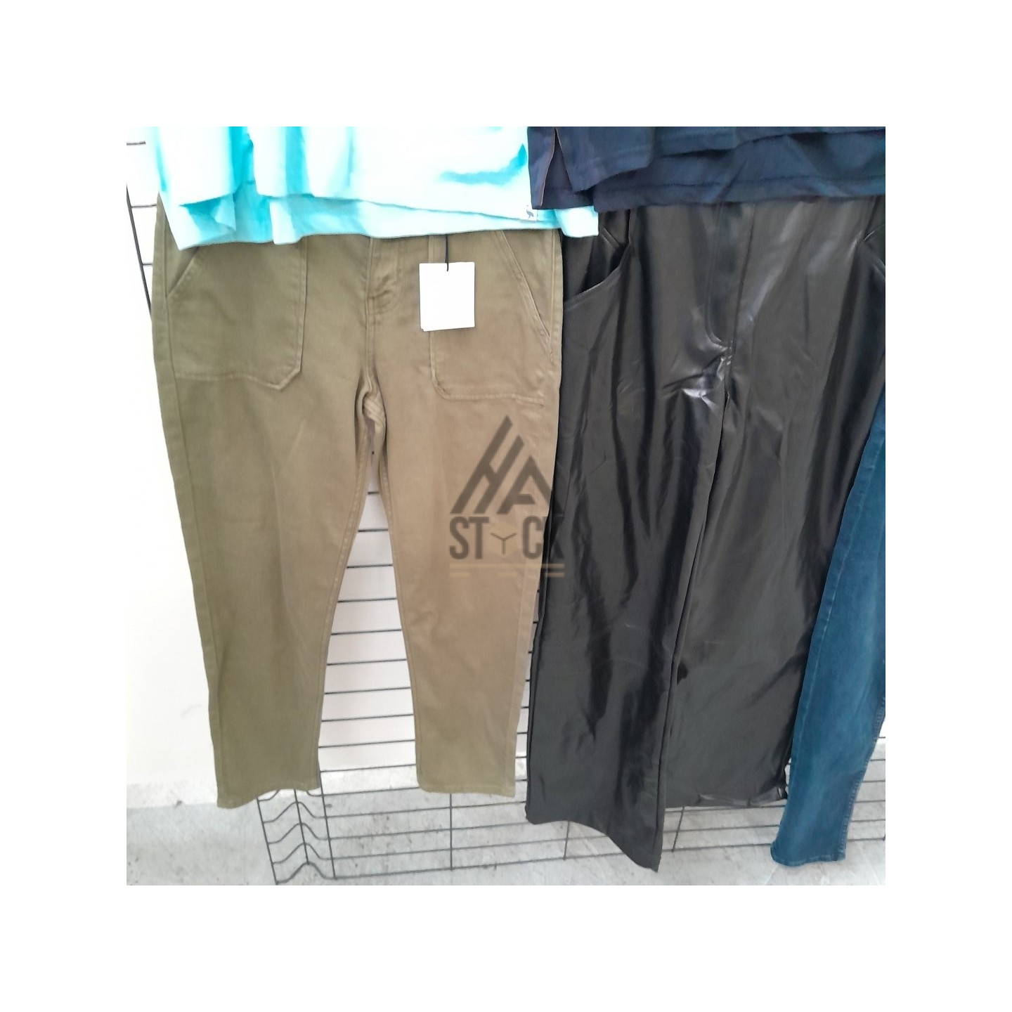 TEXTILE MARQUE  - 150 pièces