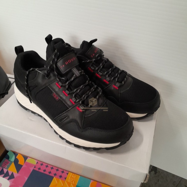 CHAUSSURE en boite  - 20 paires