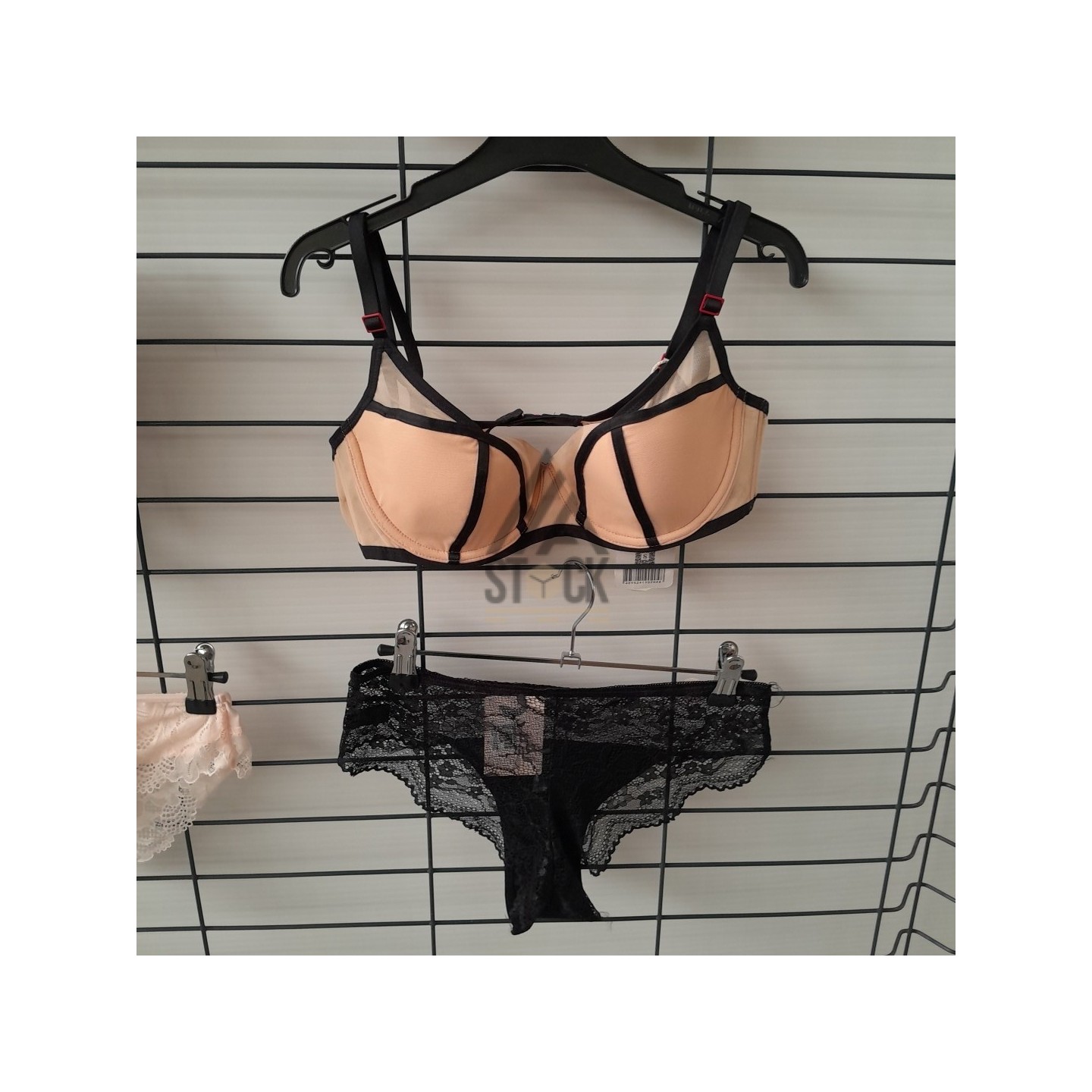 SOUS VETEMENTS DE MARQUE - 50 pièces