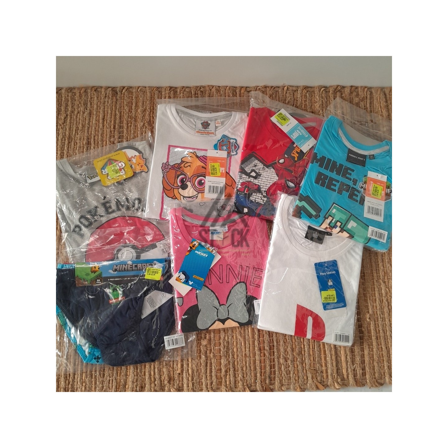 TEXTILE ENFANT - LICENCE - 38 pièces