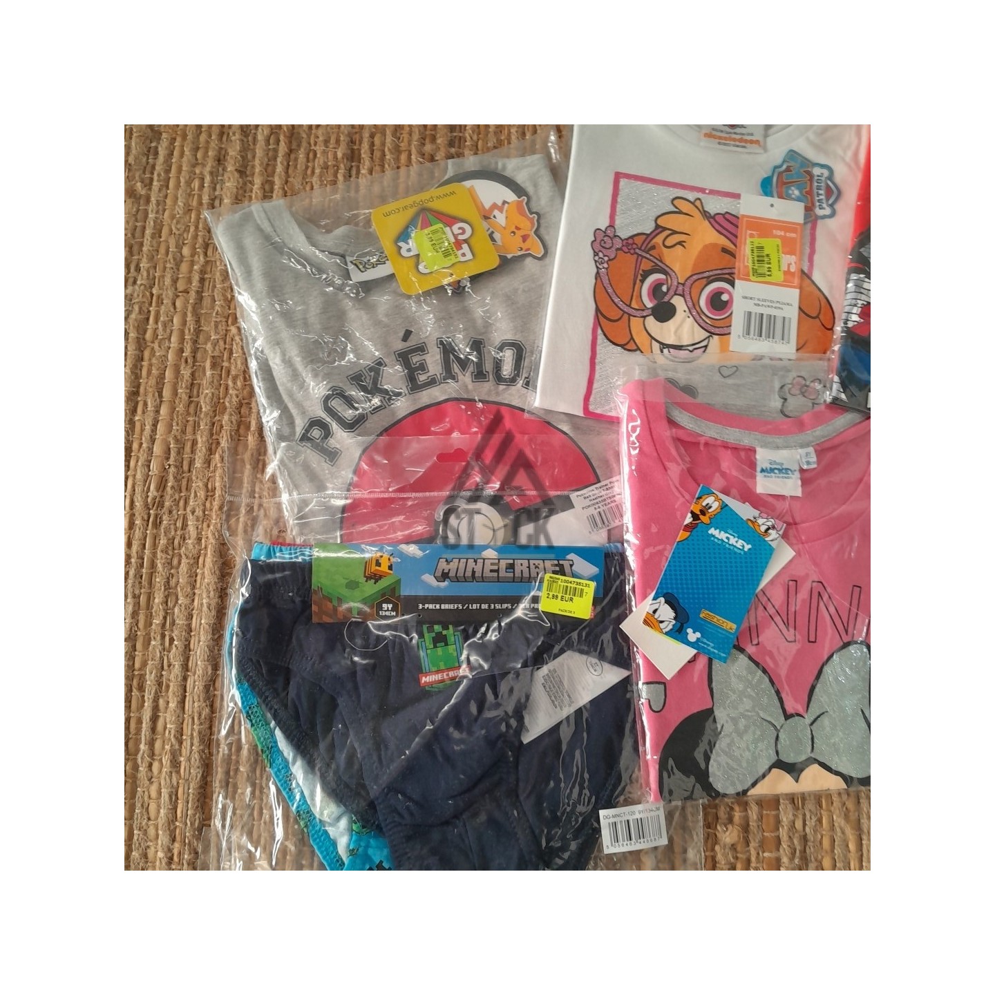 TEXTILE ENFANT - LICENCE - 38 pièces