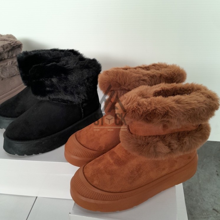 BOOTS fourrure en boite - 13 paires