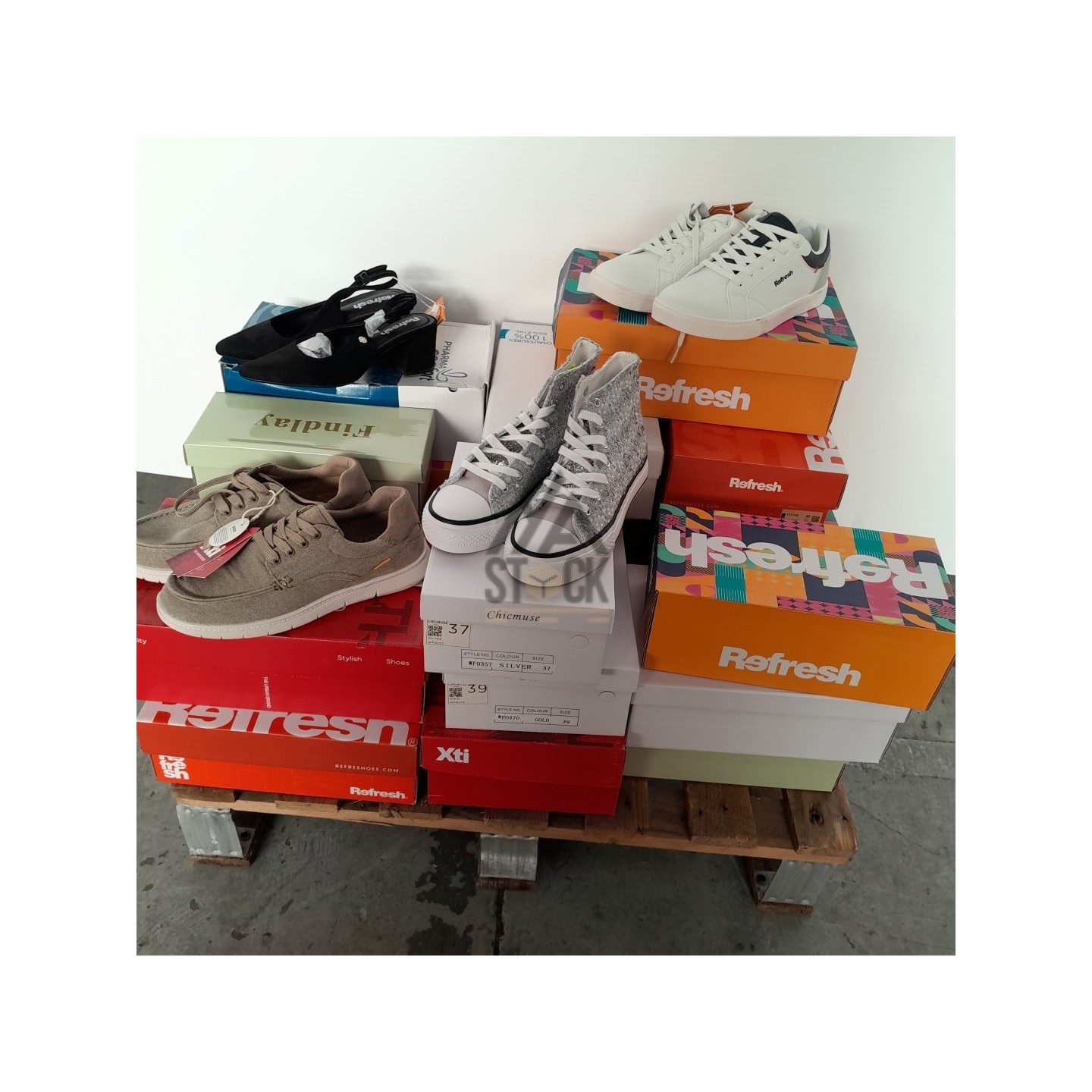 CHAUSSURE en boite  - 20 paires