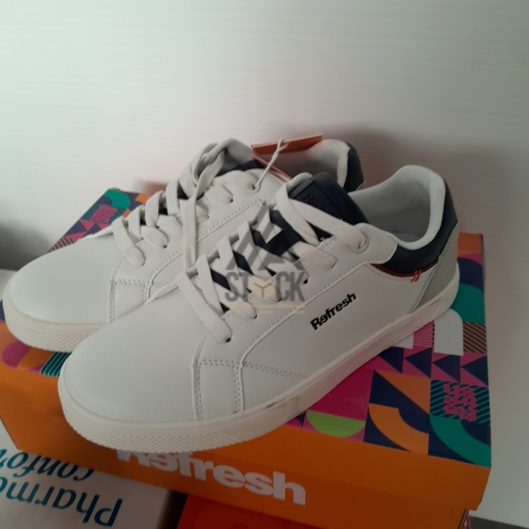 CHAUSSURE en boite  - 20 paires