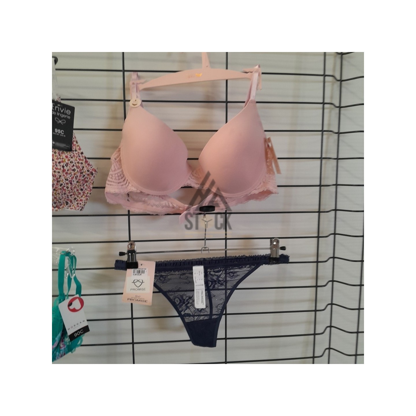 SOUS VETEMENTS DE MARQUE - 50 pièces