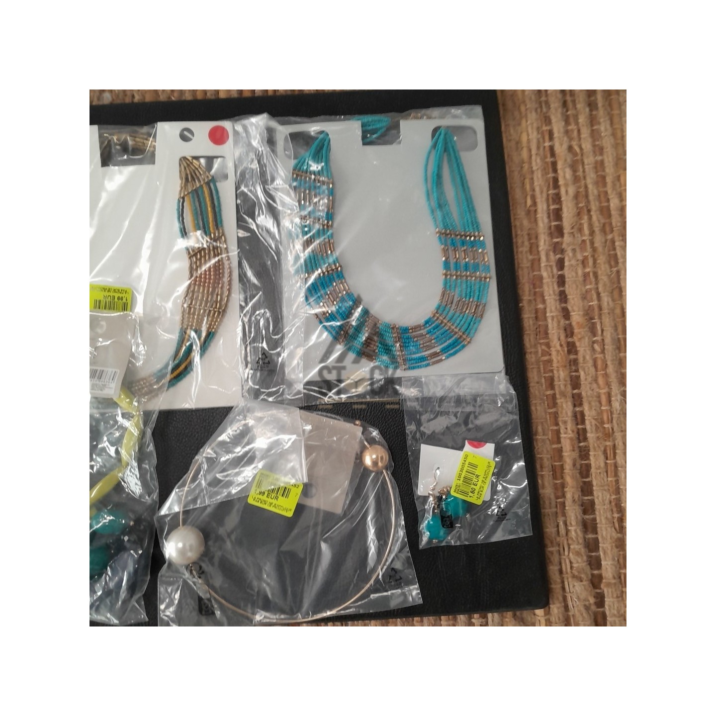 BIJOUX - 300 pièces