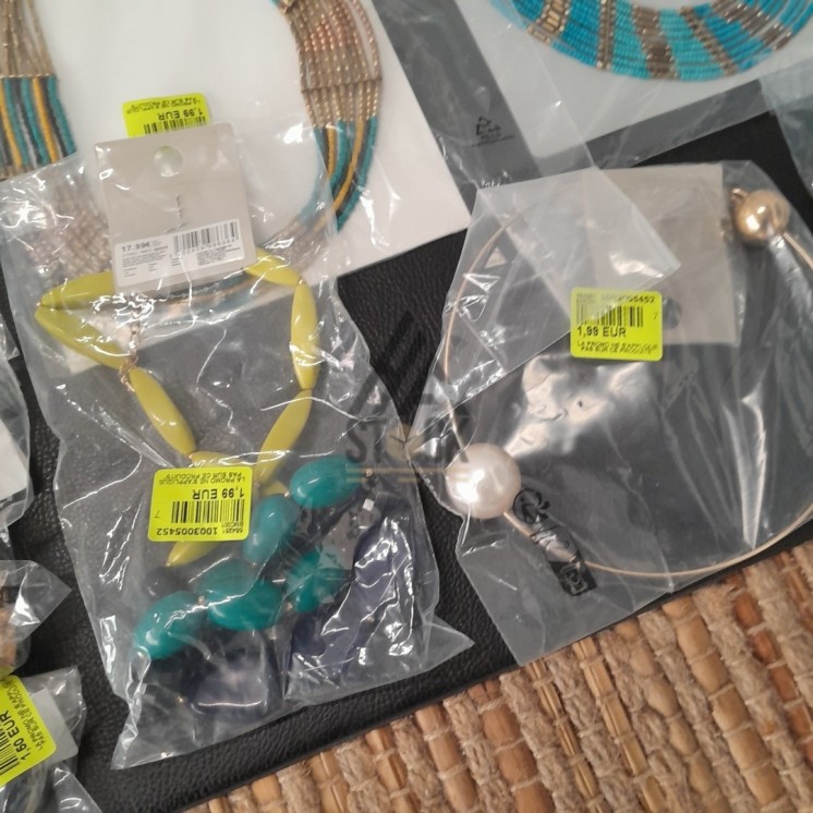 BIJOUX - 300 pièces