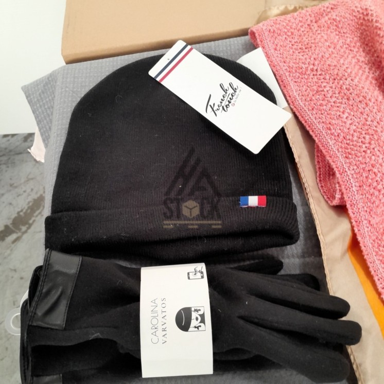 Article d'HIVER de marque - 100 pièces