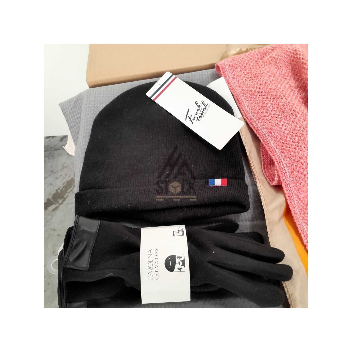 Article d'HIVER de marque - 100 pièces