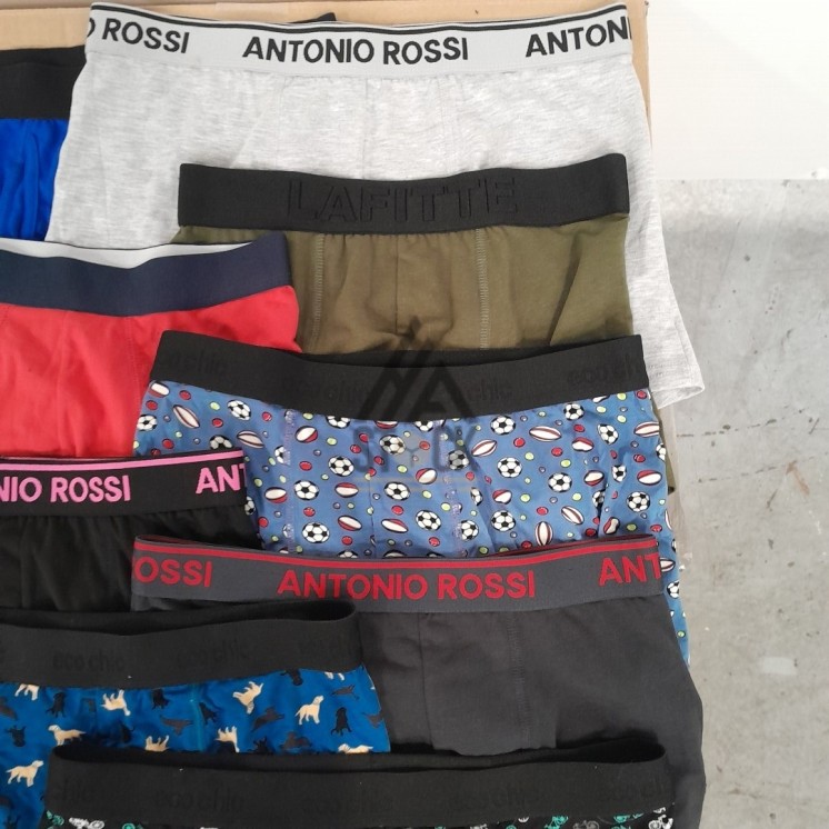 SOUS VETEMENTS HOMME - 150 pièces